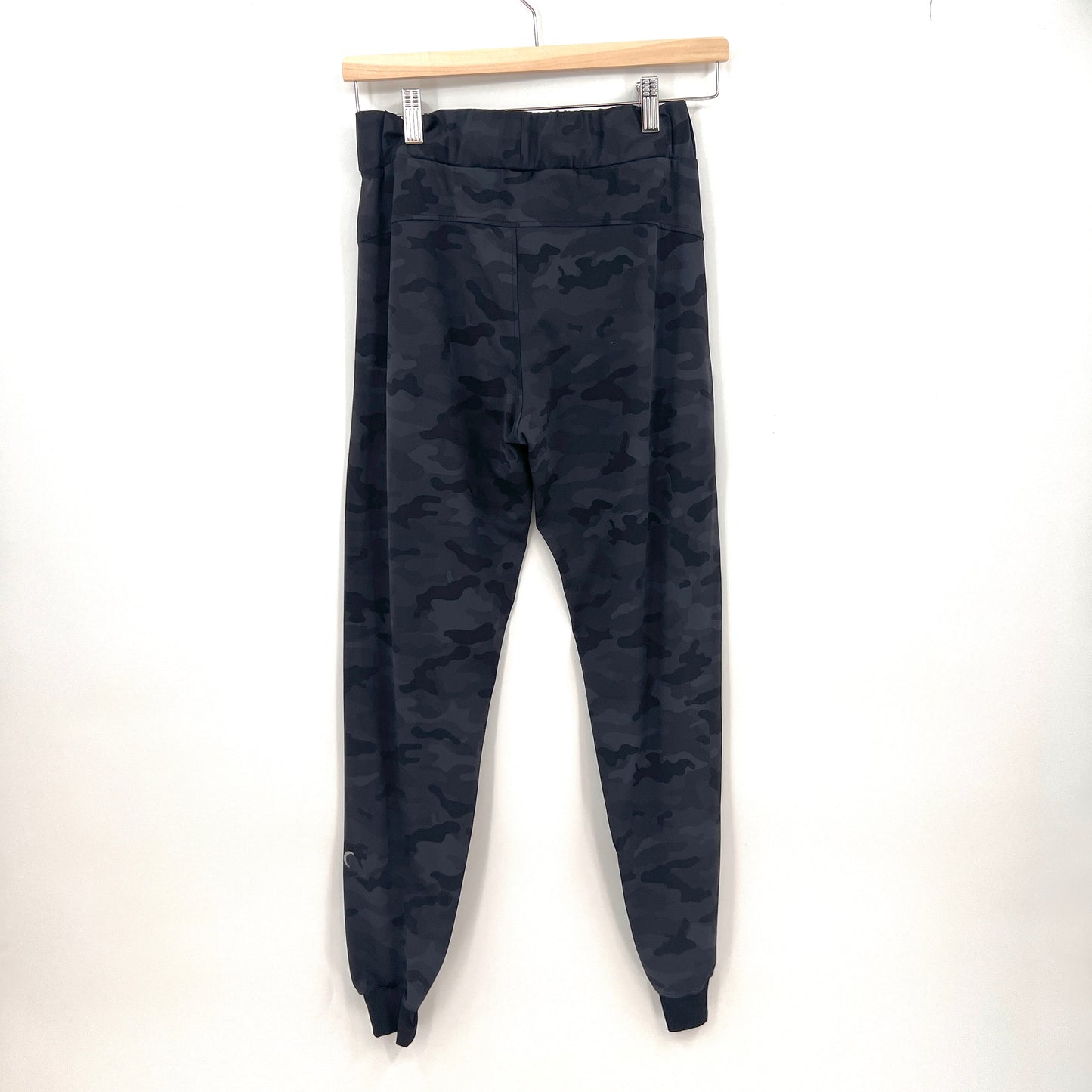 Zyia Dark Camo Joggers M