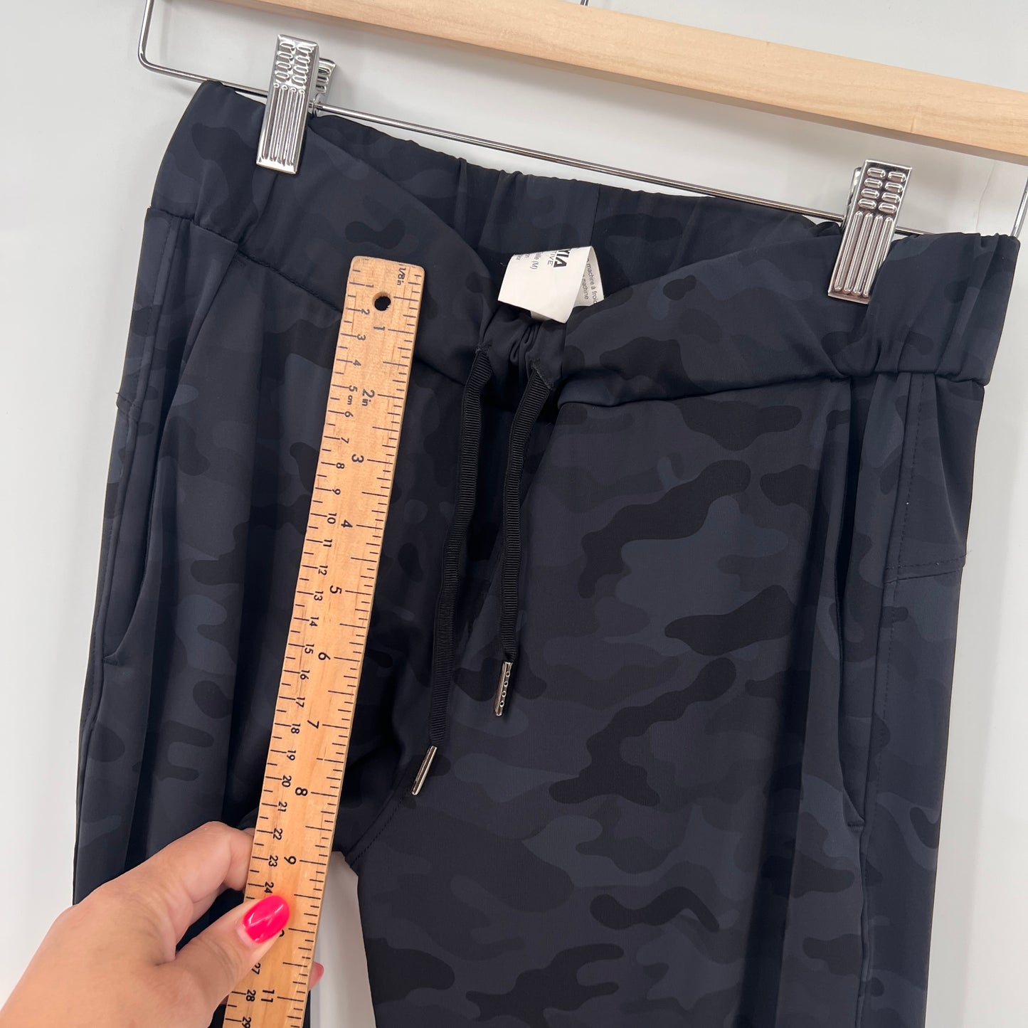 Zyia Dark Camo Joggers M