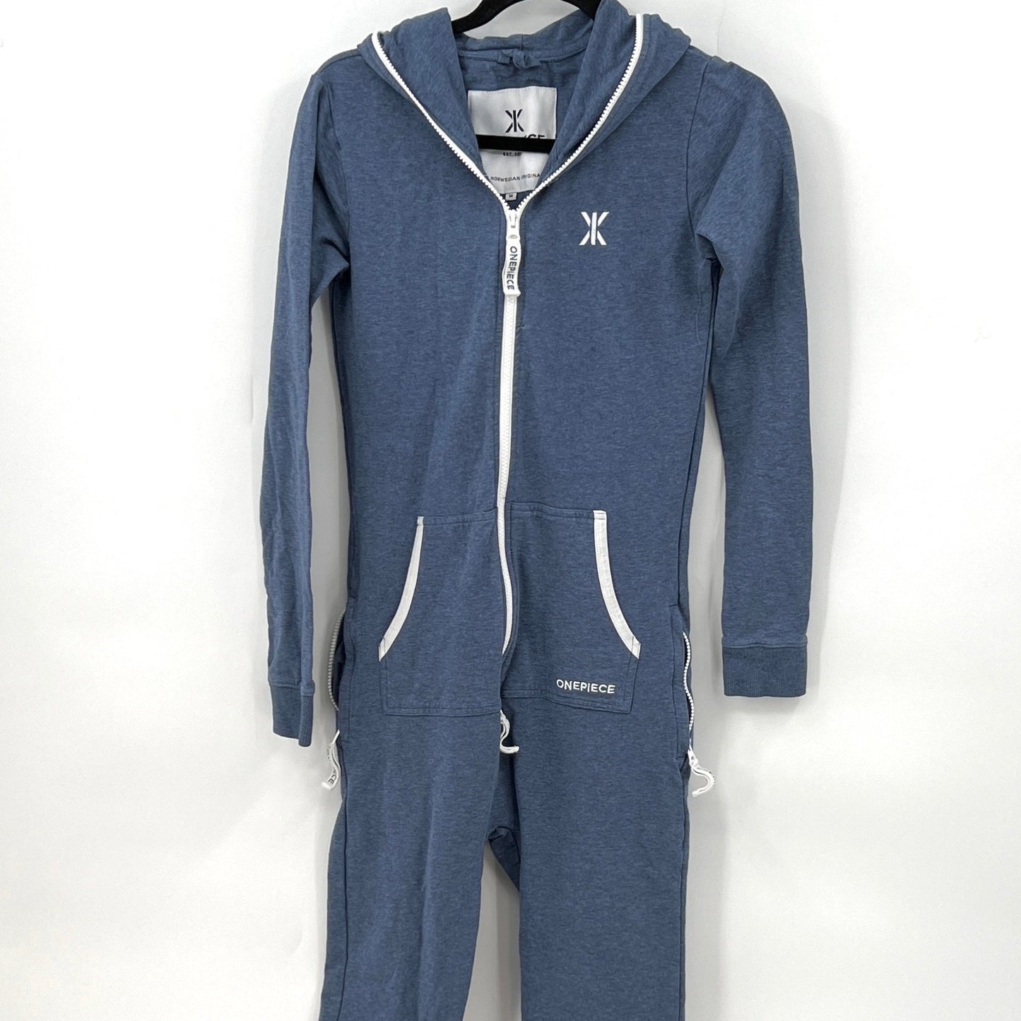 SOLD. Onepiece Fitted Onesies M