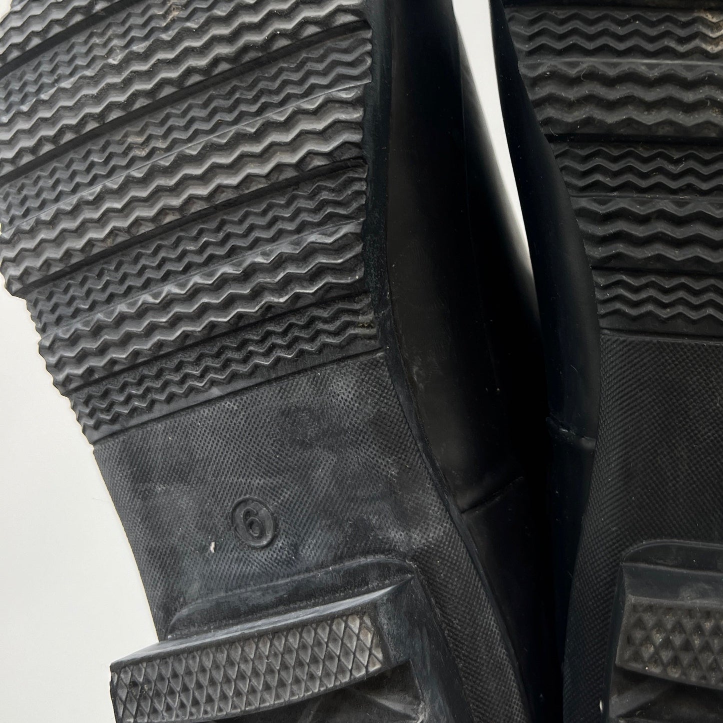 SOLD. Pendlenton Chelsea Rubber Boots 6