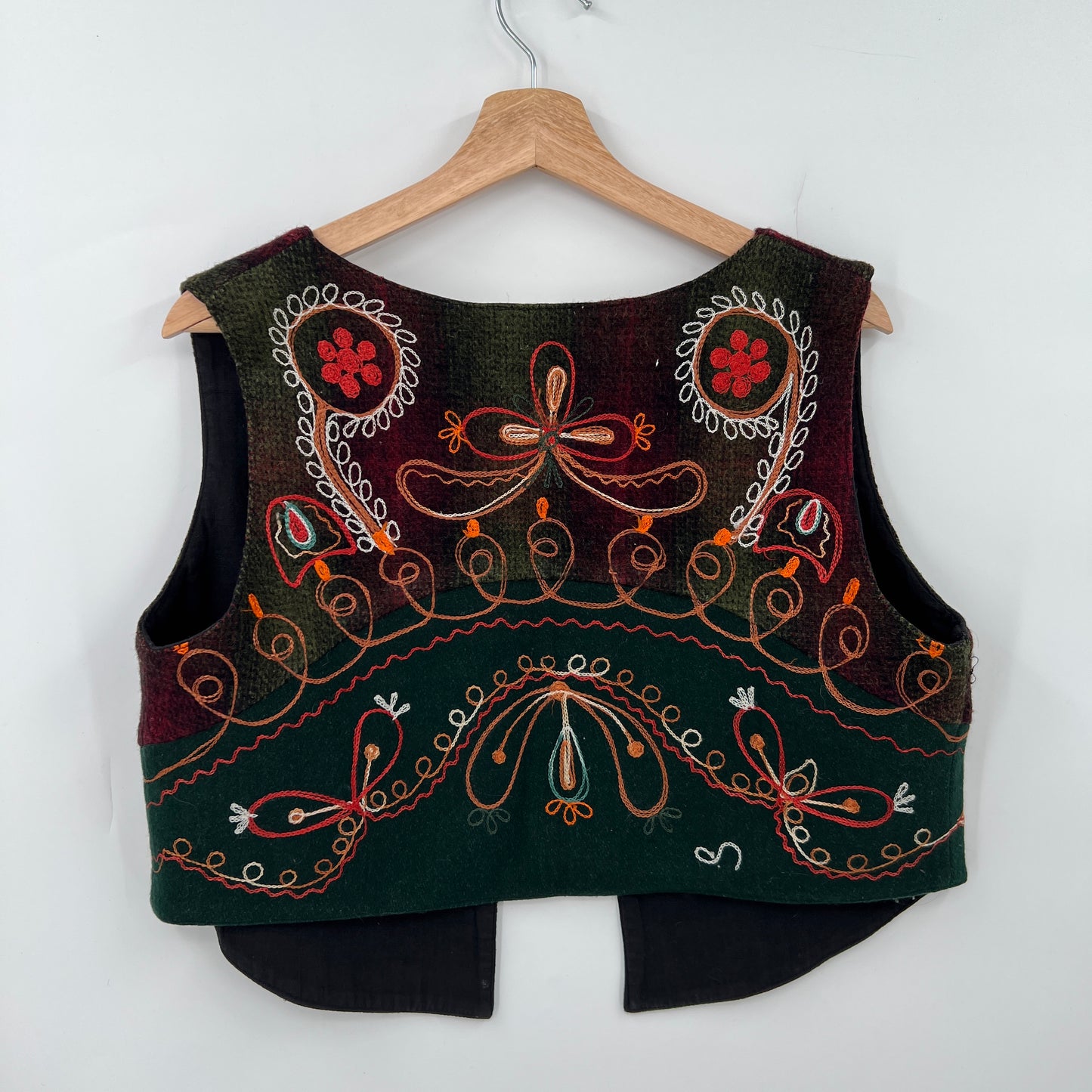 SOLD. Vintage Le Chateau Wool Embroidered Open Vest M