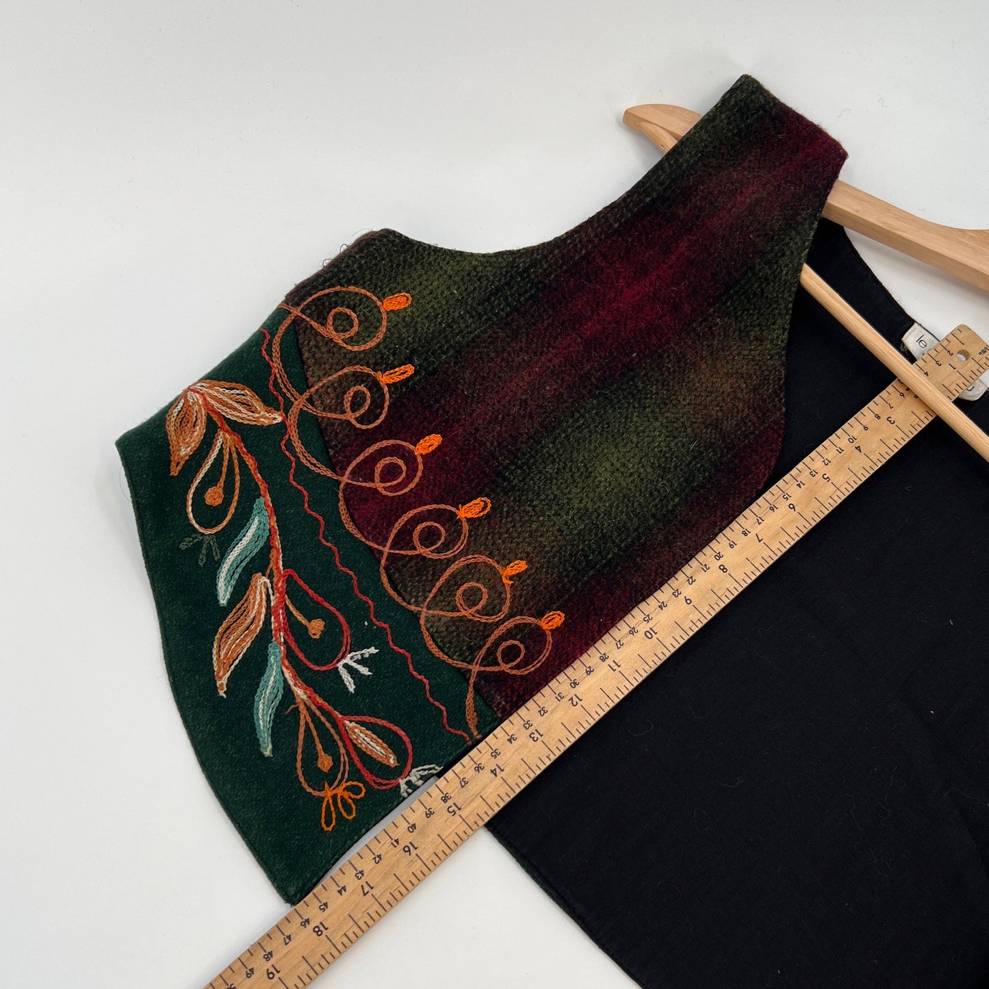 SOLD. Vintage Le Chateau Wool Embroidered Open Vest M