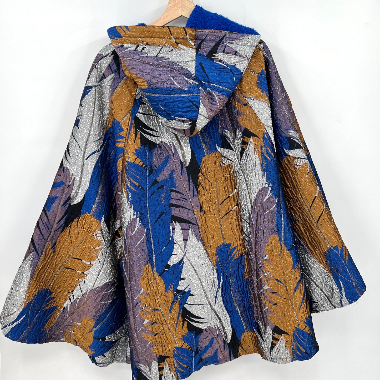 Vintage Leaves Print Metallic Tones Hooded Cape O/S