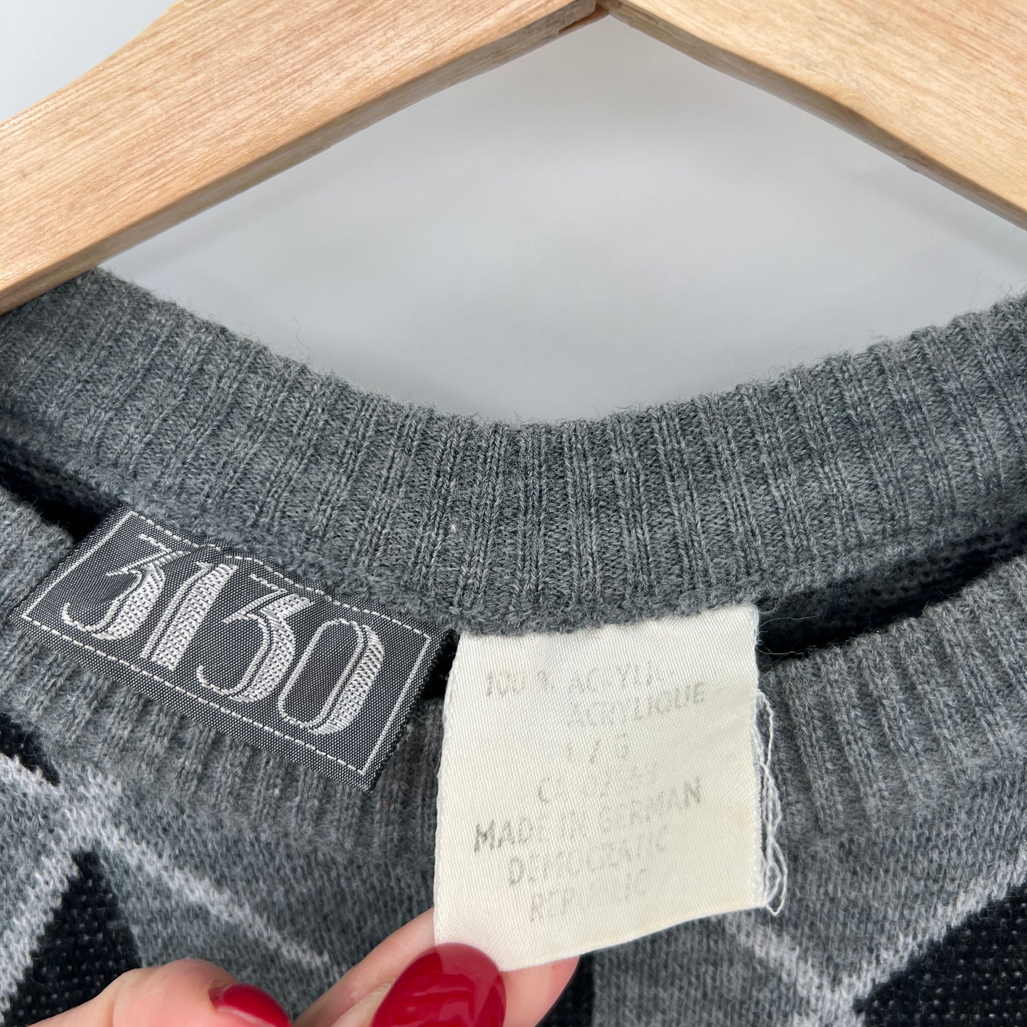 SOLD. Vintage 3130 Geometric Unisex Sweater