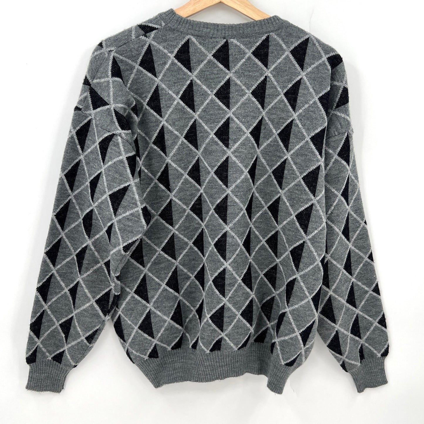 SOLD. Vintage 3130 Geometric Unisex Sweater