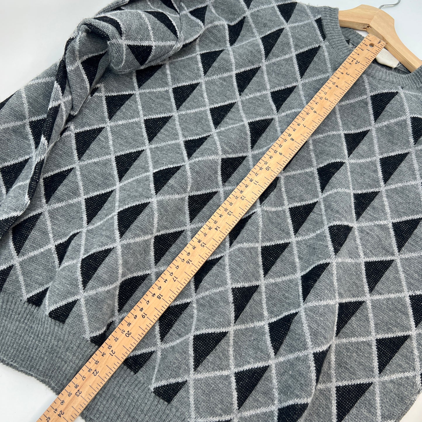 SOLD. Vintage 3130 Geometric Unisex Sweater