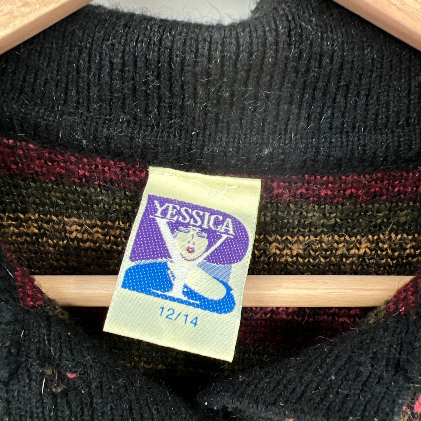SOLD. Vintage Yessica Sweater M/L