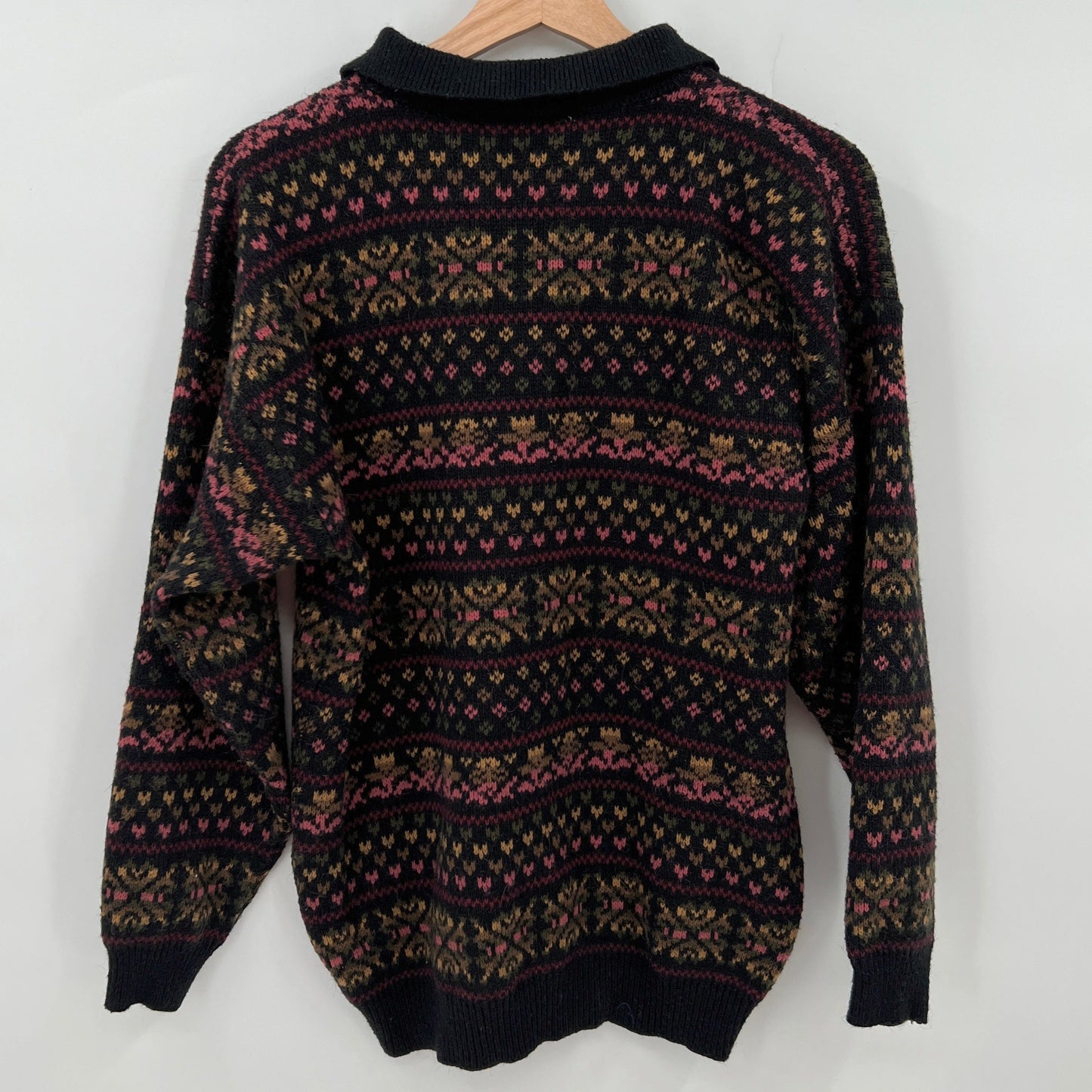 SOLD. Vintage Yessica Sweater M/L
