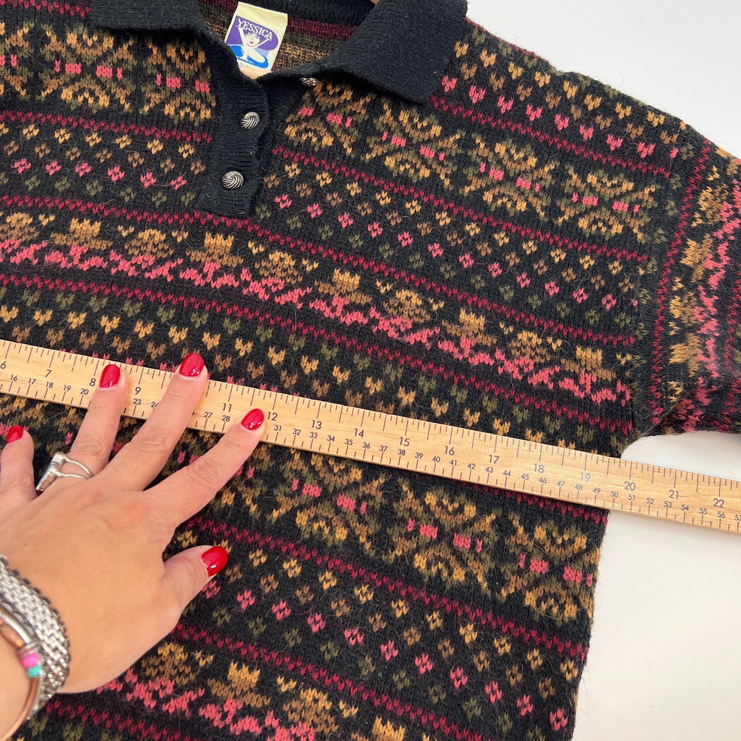 SOLD. Vintage Yessica Sweater M/L