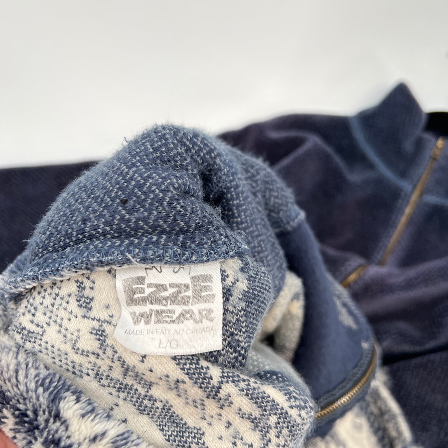 SOLD. Ezze Wear Polar Bears Full Zip Fleece L