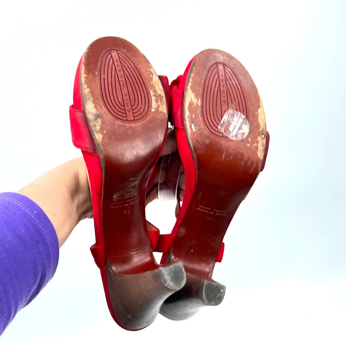 Chie Mihara Leather T-strap Heel Sandals