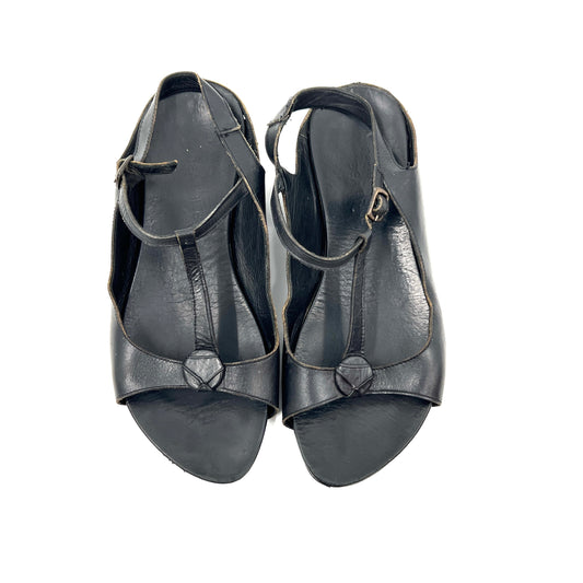 Beatrice Leather Minimalist Sandals