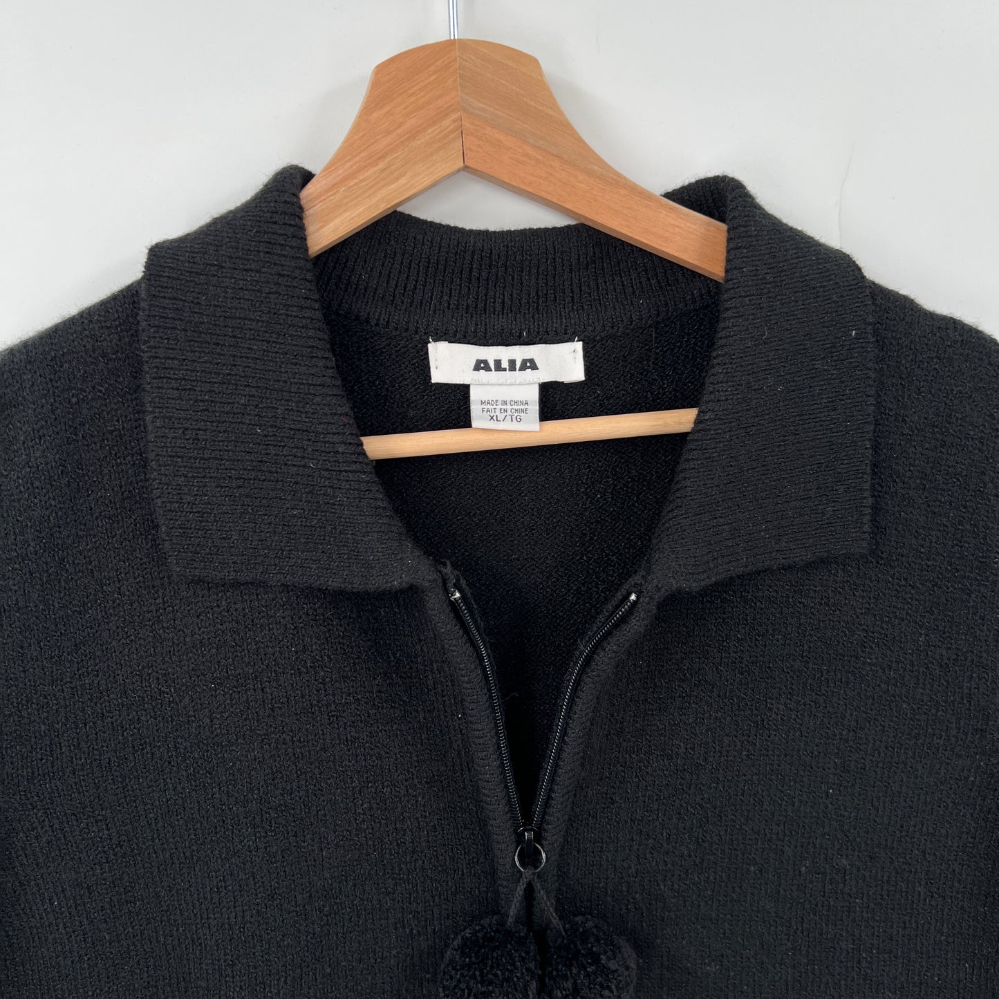 Alia Cats Silhouette Knit Vest
