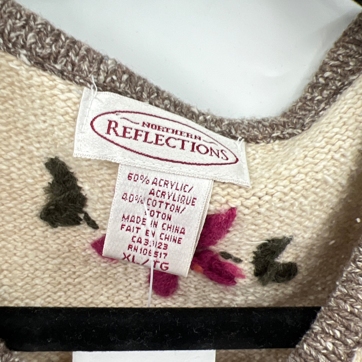 sold.Northern Reflection Floral Knit Vest XL