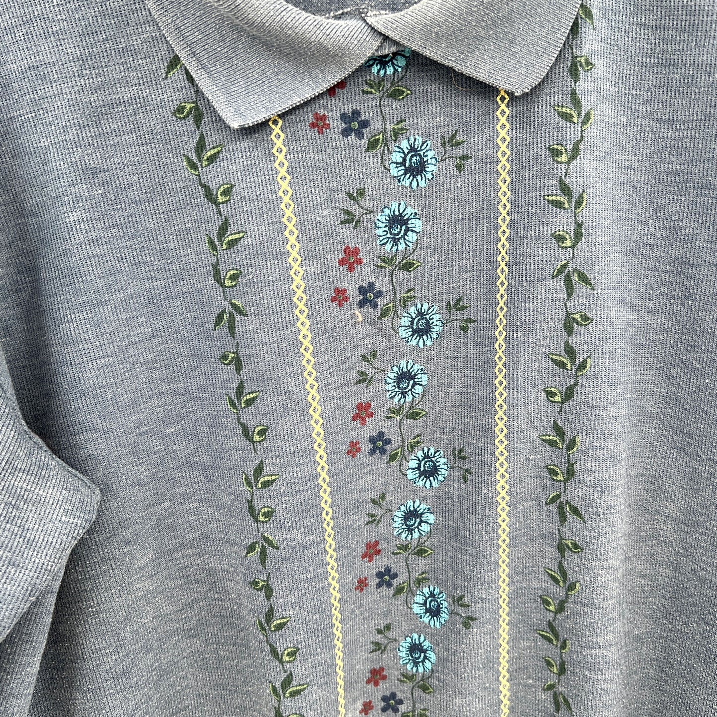 SOLD. Vintage Traditions Floral Embroidered Pullover