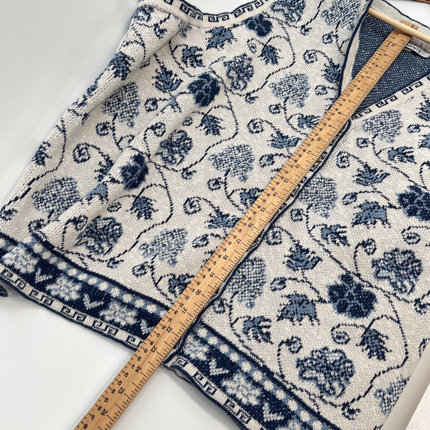 Vintage Casual Elements Floral Vines Sweater Vest