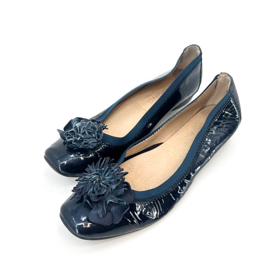 Dorking by Fluchos Patent Leather Flower Top Flats Shoes 37EU